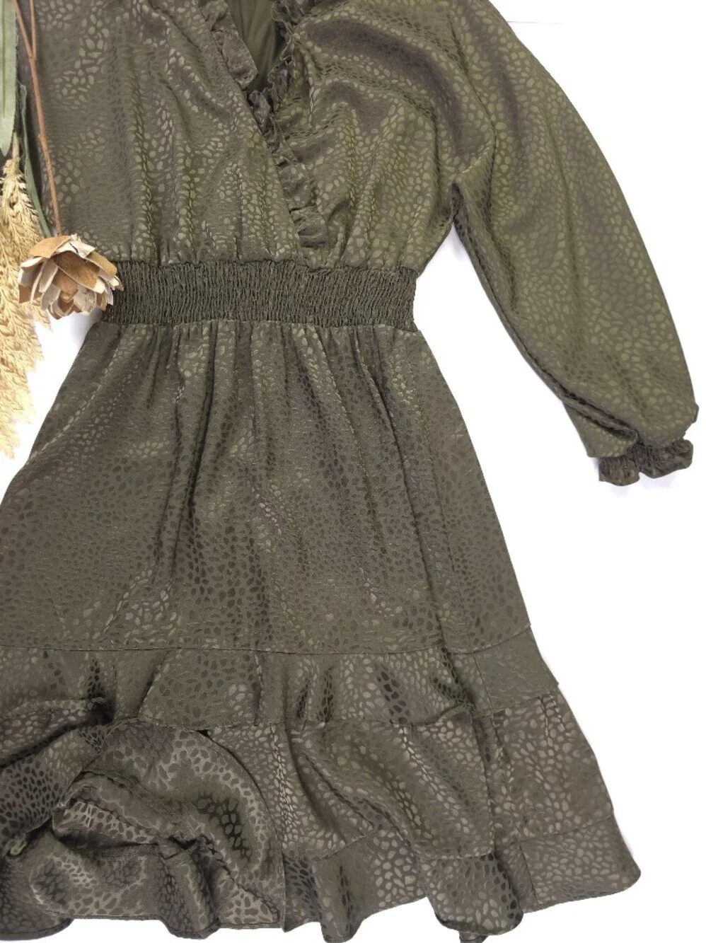 Emma & Michelle Olive Green Ruffled Waist Smocked Dress Sz PS - Picture 5 of 13